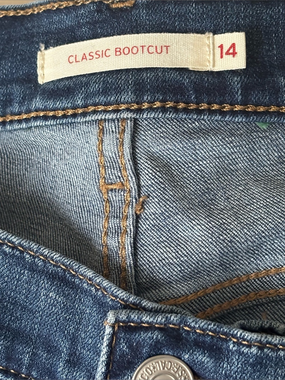 Levi’s Classic Bootcut Jeans Size 14 Blue Denim - Picture 3 of 4